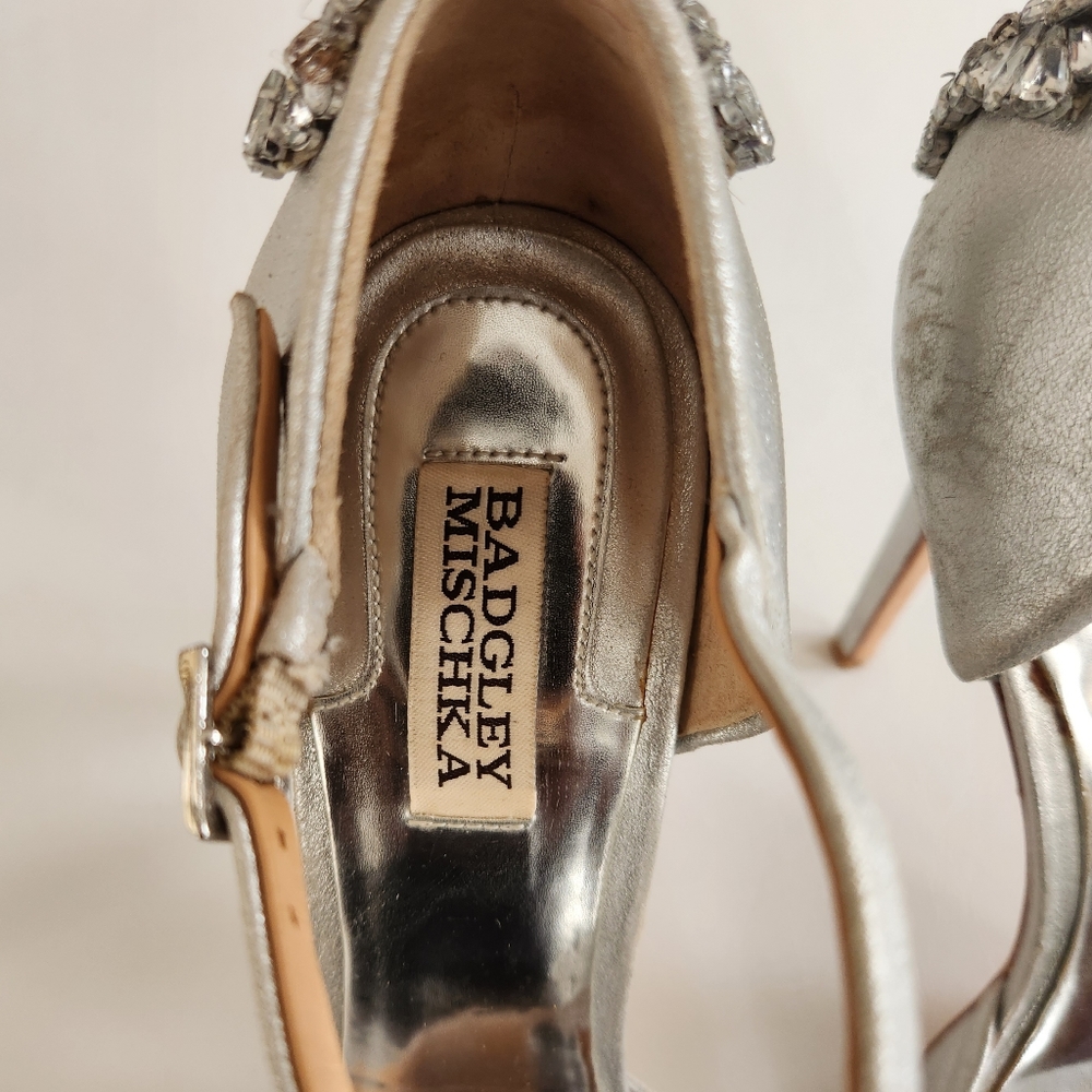 Badgley Mischka peep toe Embellished Pumps - Picture 5 of 13
